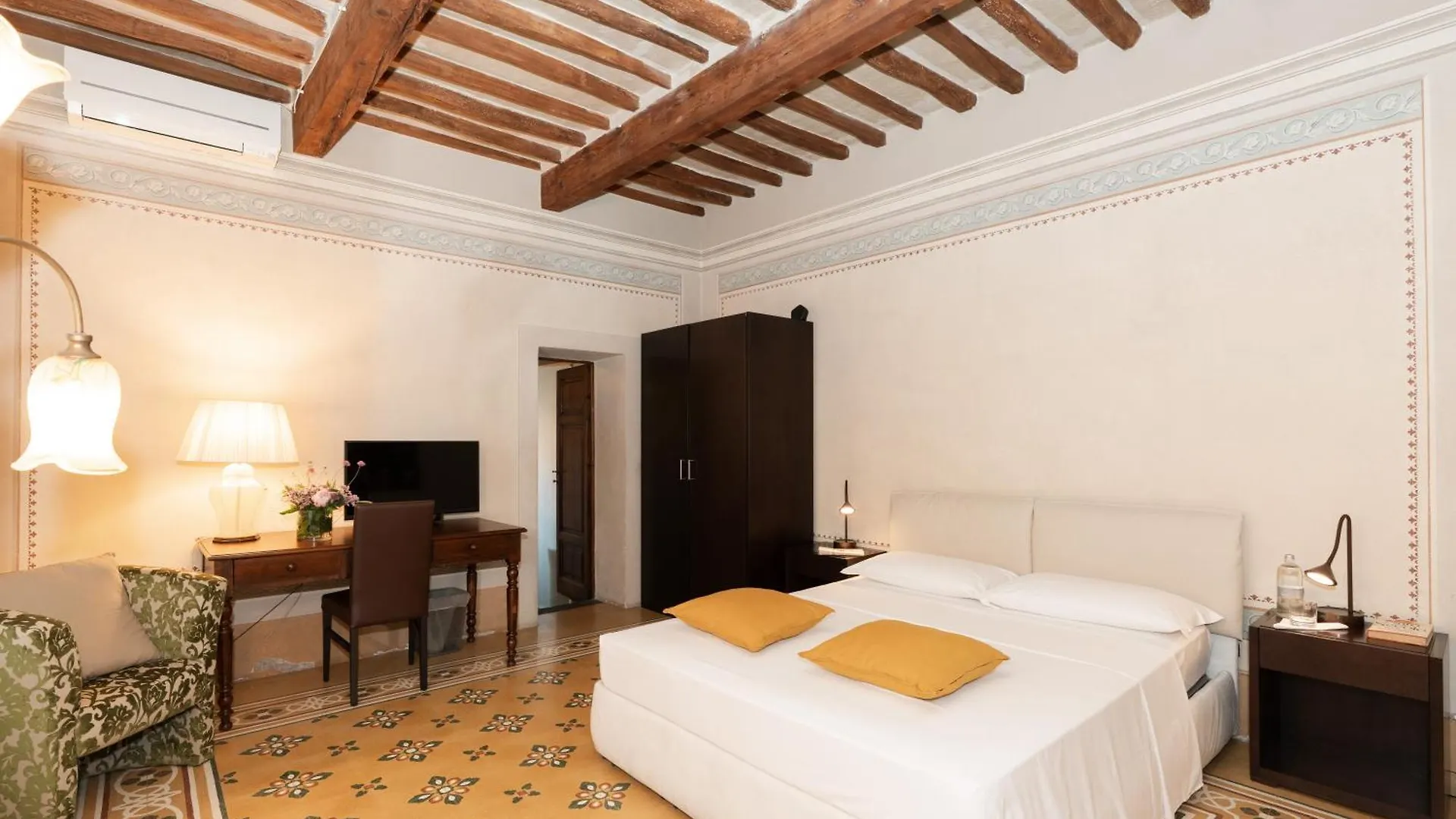 Villamorosa 3*, Calci Italy